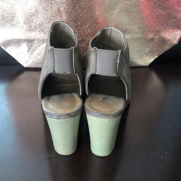 Open-toed slingback heels - Picture 2 of 3